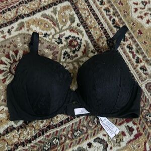 NWOT Victoria’s Secret 34D lace black demi bra - Never Worn